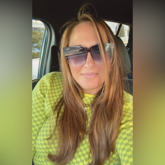 Meet your Posher, Genevieve - Picture 4 of 7